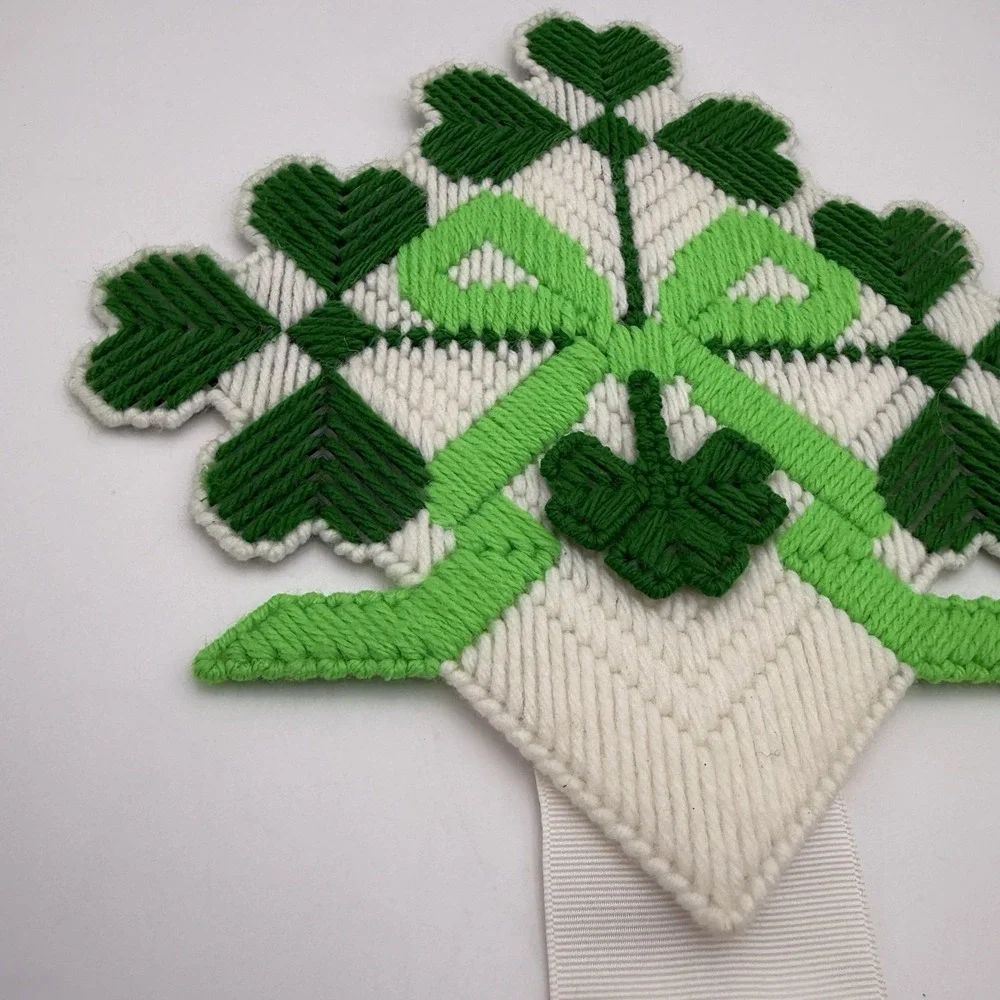 Vtg Plastic Canvas‎ St Patrick's Day Handmade Theme Decor Wall Hanging Clover